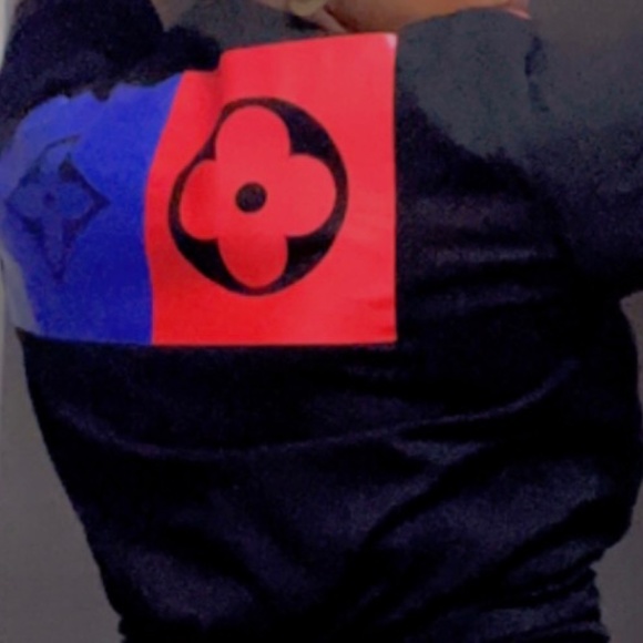 Louis Vuitton - Picture 2 of 2